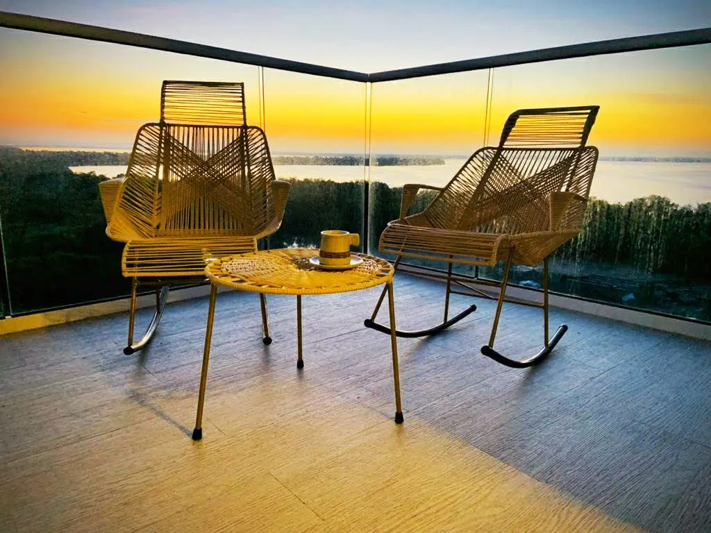 Imagen de silla mecedora número 30 del álbum